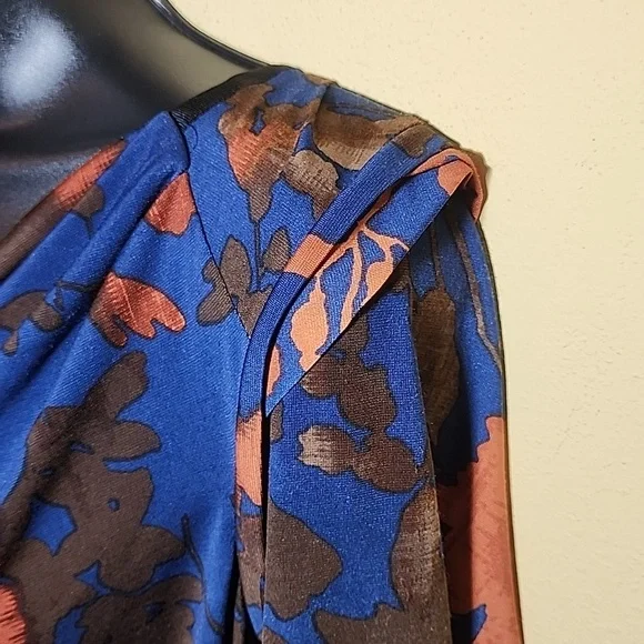 Beautiful Draped Vera Wang Top - Picture 4 of 8